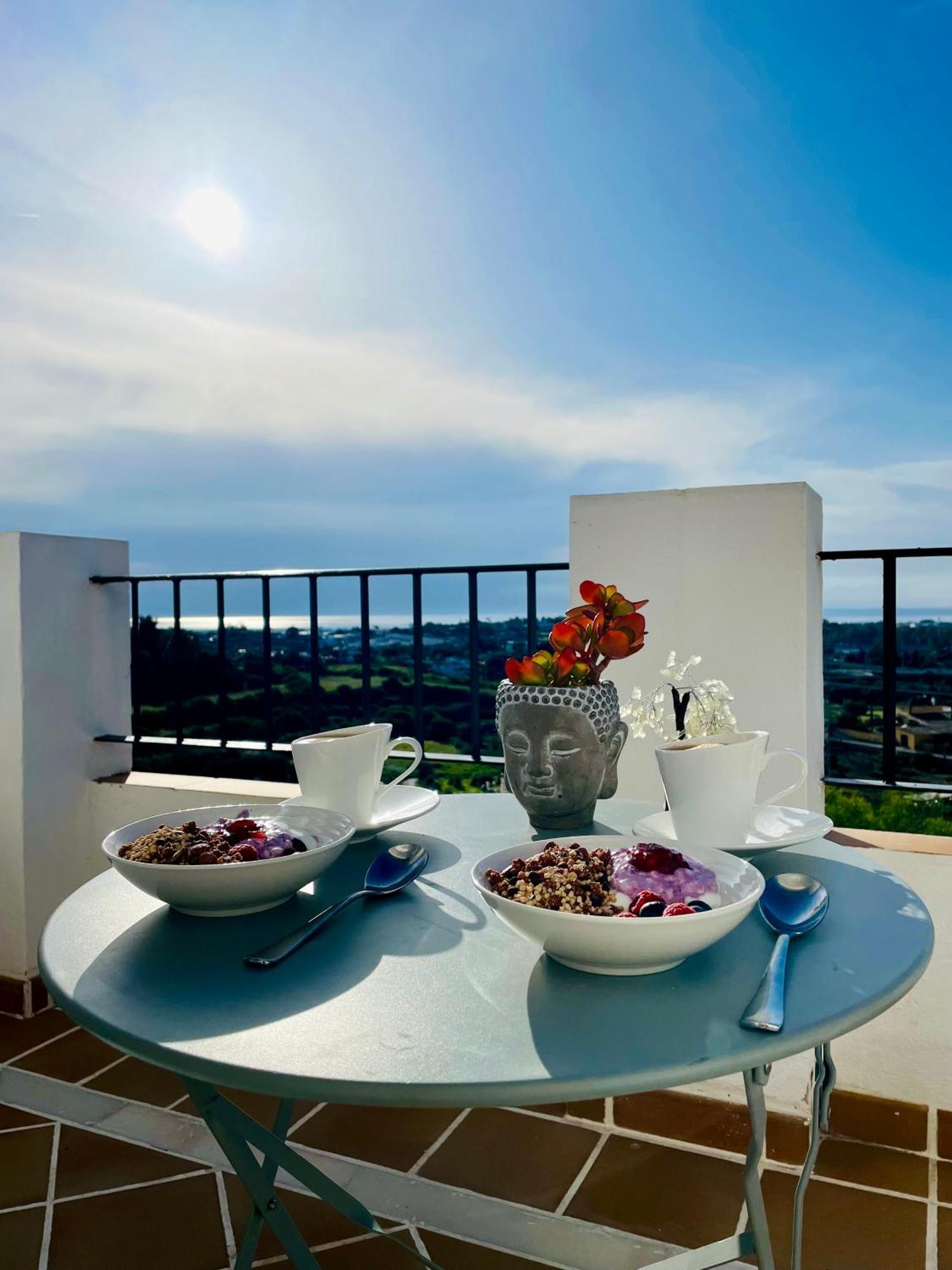 Calm Escape Hotel San Pedro de Alcantara Bagian luar foto